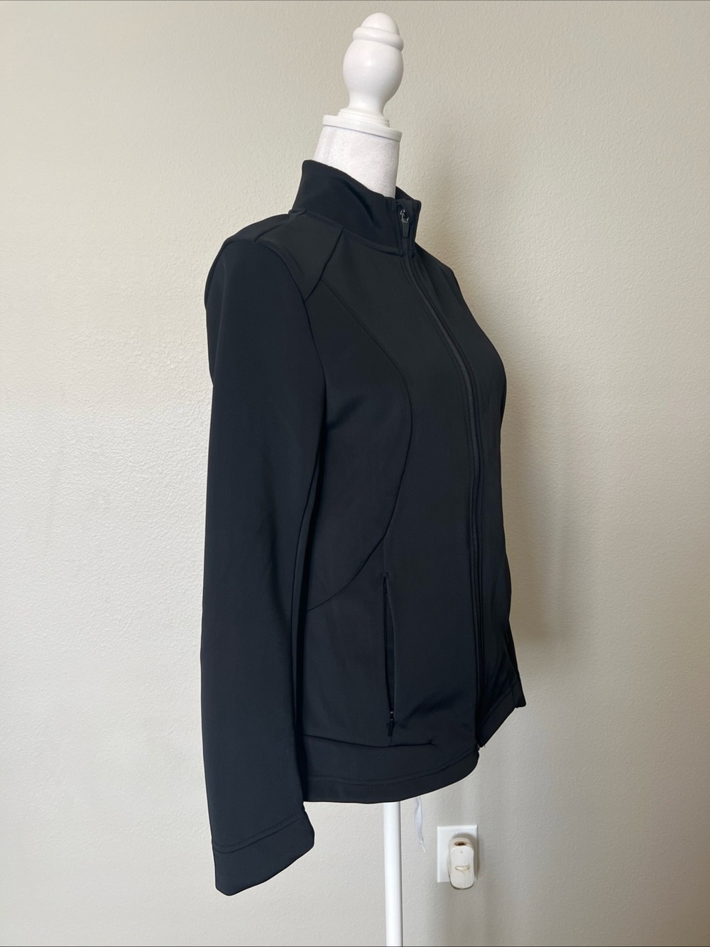 Spyder Active Women’s Black Full-Zip Fleece Lined Yoga Running Jacket Size Small - Picture 4 of 14